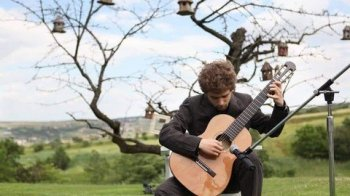 Udemy Classical Guitar Method For Absolute Beginners, Part 1 TUTORiAL
